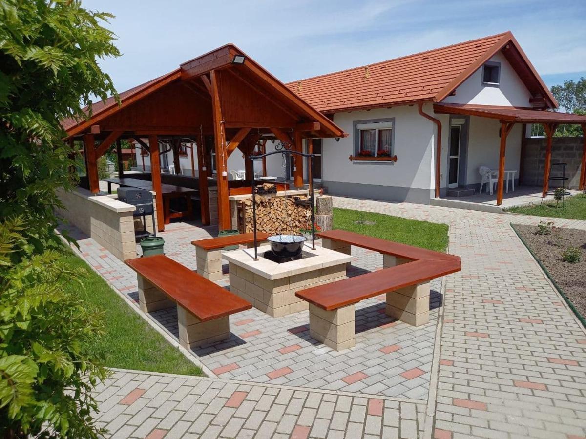 Kertesz Vendeghaz Apartment Hegyko Ngoại thất bức ảnh